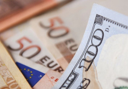 ANALIZA NGA AFP/ Për herë të parë në 20 vite, çfarë pasojash sjell barazimi i euros me dollarin