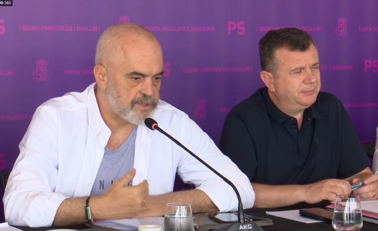 ACAROHET ME KRYEBASHKIAKEN/ Rama: Boll fole se të nxorra jashtë…!