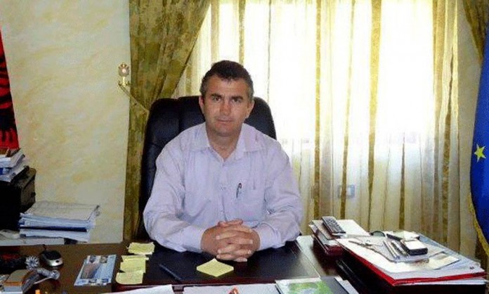 DHUNOHET KRYEBASHKIAKU I DIVJAKËS/ Denoncimi në polici: Një i ri më goditi me grusht në fytyrë