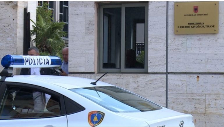 E BRAKTISI KUR ISHTE SËMURË/ Prindi në Tiranë përjashton nga pasuria të birin, si e mësoi i riu lajmin