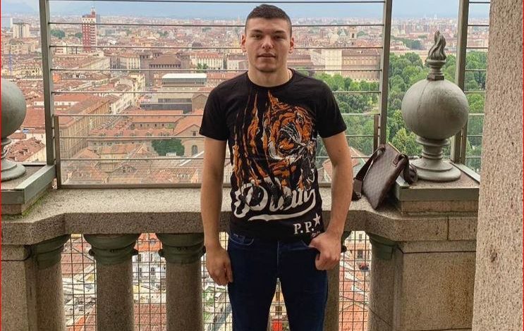 “NA E BANE ZEMRËN COPA”/ U shkrumbua në atentatin e Fushë-Krujës, boksieri shqiptar dedikim prekës për Brilant Martinaj