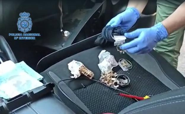 “NGJITESHIN SI MACE MBI MURET RRETHUESE”/ Çmontohet grupi kriminal që shënjestronte vilat luksoze në Spanjë, mes tyre edhe shqiptarë