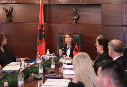 KLGJ NGRE ALARMIN/ Pas gjyqtarëve, mungesë edhe të stafit të trajnuar në Gjykata, mungojnë 257 punonjës në tre sektorë
