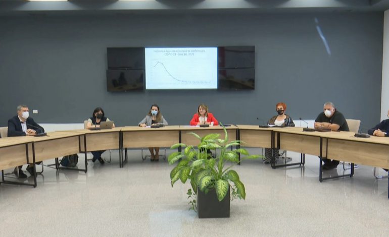 MBLIDHET KOMITETI I EKSPERTËVE/ Rakacolli: Rritja e infektimeve nga qarkullimi i Omicron-it