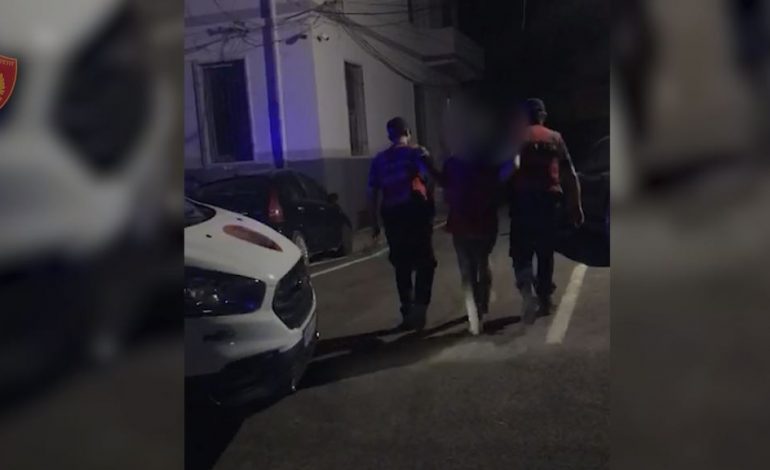 KAPET PARCELA ME KANABIS NË PEQIN/ Arrestohen dy vëllezërit dhe një tjetër