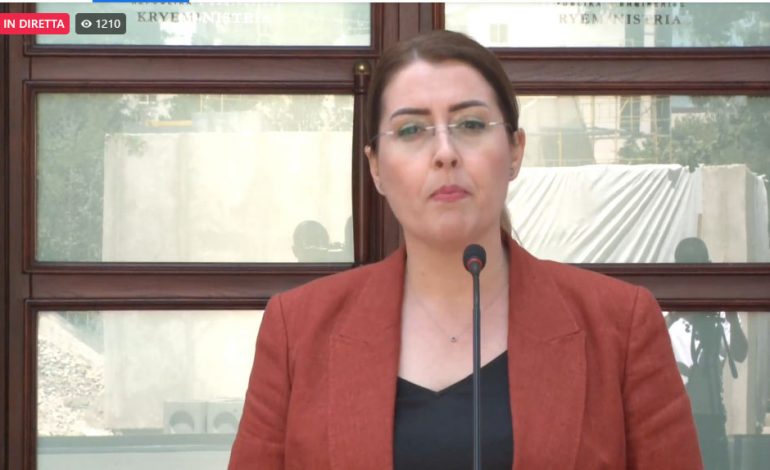 RRITEN PAGAT E MJEKËVE DHE INFERMIERËVE/ Manastirliu njofton vendimin: Shpërblim me 15 mijë lekë edhe për mjekët që punojnë larg vendbanimit…