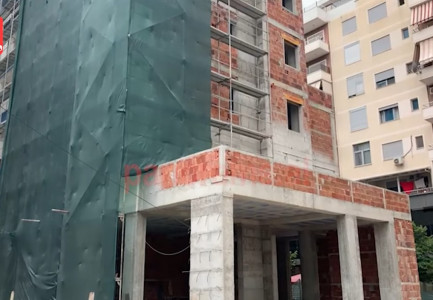PALLATI TETKATËSH NËN SEKUESTRO/ Si u falsifikuan dokumentet për pronësinë e tokës, dy vëllezër u denoncuan nga i afërmi i tyre