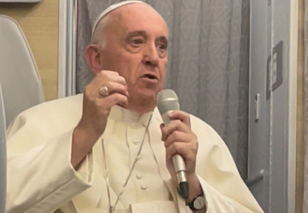 “AJO DERË ENDE NUK ËSHTË HAPUR…”/ Papa Françesku flet për mundësinë e dhënies së dorëheqjes pas problemeve me gjurin: S’është tabu e as katastrofë