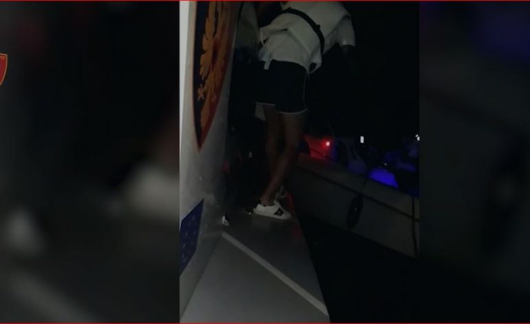MJETI LUNDRUES U PËSON DEFEKT/ Shpëtohen dy familje nga Kosova që ishin bllokuar në Gadishullin e Karaburunit (VIDEO)
