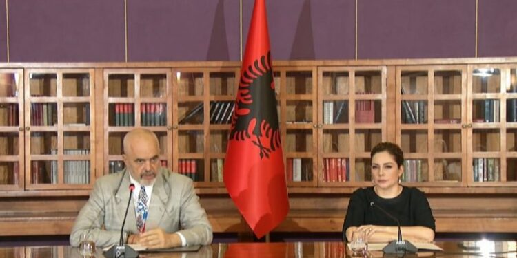 I PERGJIGJET PD/ Xhaçka: Do ju tregoja nëse i kemi pasuritë të ndara apo bashkë me burrin, nëse…