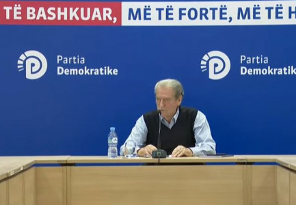 “PROTESTA I BASHKOI TË GJITHË”/ Berisha mbledh krerët e degëve të Tiranës: Thirrja ‘të bashkohemi për të shpëtuar Shqipërinë’ ishte…