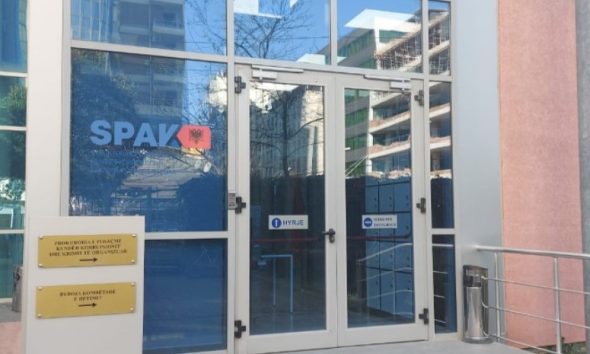 “MORËN 4 MILION LEKË”/ i tentoi gjyqtarja dhe avokati në Elbasan të ndryshonin masën e dënimit për të riun e akuzuar për plagosje
