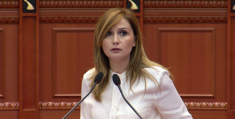 REZOLUTA PËR GJENOCIDIN NË SEBRENICË/ Tabaku: Nuk është e plotë, duhet të përmendet “Serbia” në dokument