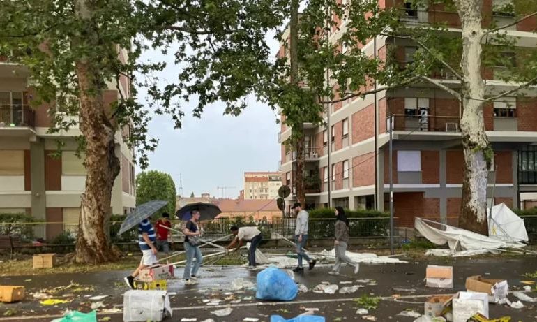 MOTI I KEQ NË ITALI/ Tornado merr gjithçka që del përpara, vdes një person