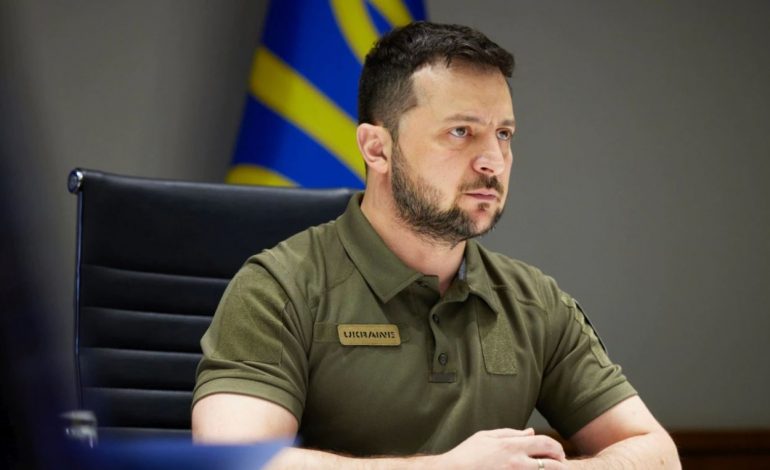 “DUHET TË RRITET INTENSITETI I SULMEVE…”/ Zelensky pas takimit me krerët ushtarakë: Kemi potencialin t’i shkaktojmë Rusisë…