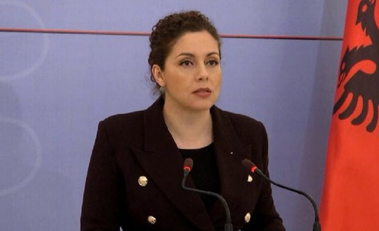 SITUATA NË VERI/ Ministrja Xhaçka: Jemi krah Kosovës! Të vihen para përgjegjësisë…