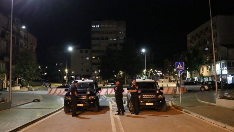 TENSIONET NË VERI/ Dalin pamjet, ja momenti kur Policia e Kosovës sulmohet me armë në Bërnjak