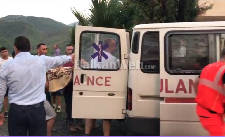 PO PESHKONTE NË LUMIN DEVOLL/ Rrufeja godet 55-vjeçarin, por shpëton mrekullisht