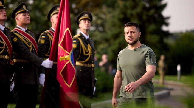GJASHTË MUAJ LUFTË NË UKRAINË/ Zelensky sfidon Putinin: “Ne do ta marrim përsëri Krimenë”