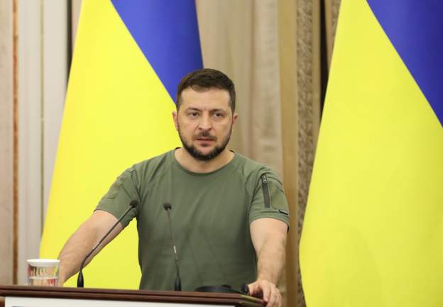 “KURRË NUK DO T’I NJOHIM NGJYRAT E…”/ Zelensky: Flamuri ynë do të valëvitet sërish në zonat e pushtuara nga Rusia