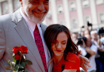 “QEVERIA E POSHTËR E KISHTE BRAKTISUR?” Rama flet për triumfin historik të Luiza Gegës dhe u përgjigjet kritikëve: Ja shpërblimet që janë dhënë për sportin