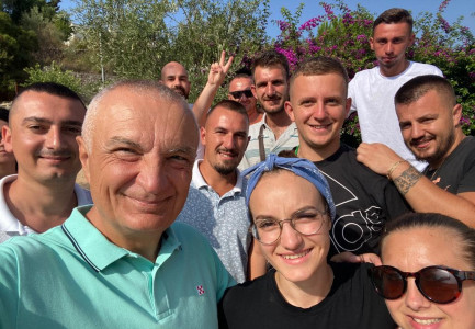 PUBLIKON FOTOT/ Meta: Rinia është gati të udhëheqë ndryshimin e madh që po afron!