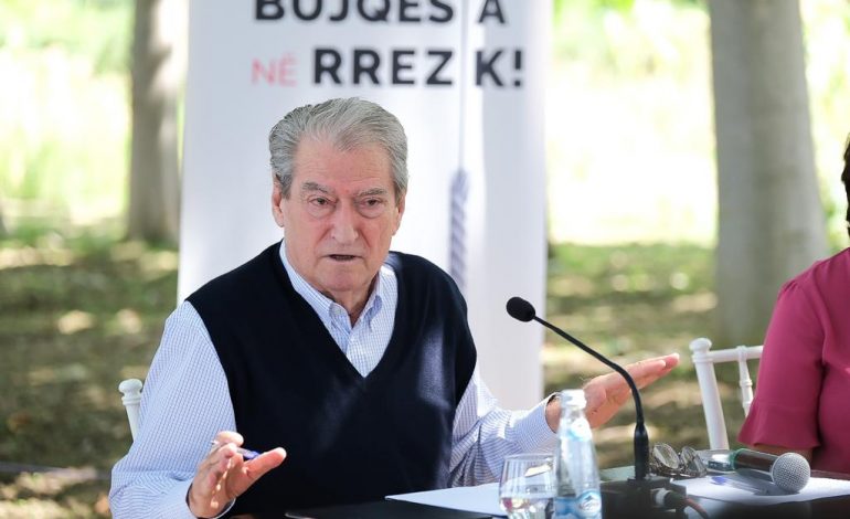 “HAPJA E DOGANËS PËR EKSPORT, DO SILLTE…”/ Berisha takohet me fermerët: Qeveria mban qëndrim armiqësor ndaj bujqësisë në vend