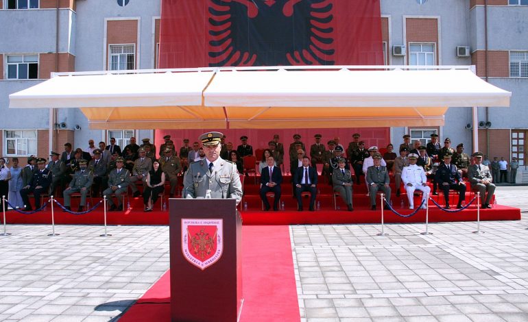 ZËVËNDËSON BAJRAM BEGAJN/ Peleshi prezanton Shefin e ri të Shtabit të FA, Gjeneral brigade Arben Kingji