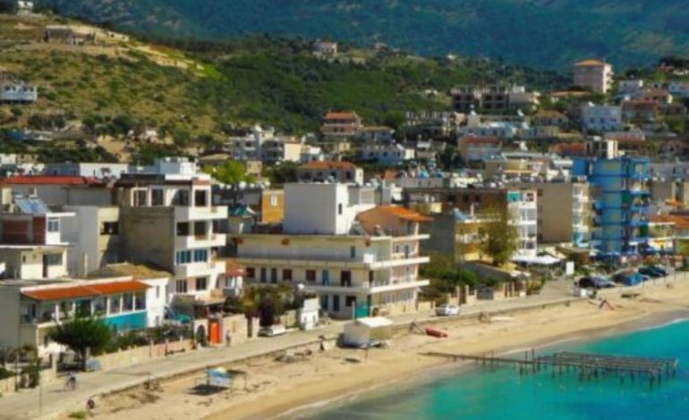 NDODH NË HIMARË/ Nuk e lejoi të fuste miqtë në dhomë, pushuesi i thyen brinjët pronarit të hotelit