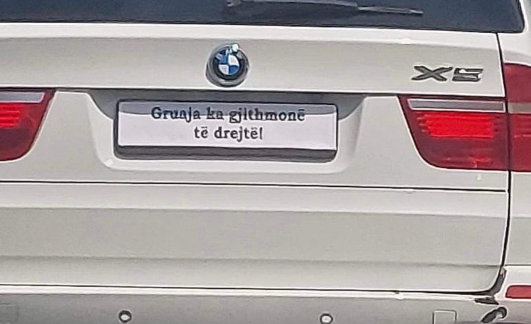 FOTOLAJM/ Kësaj i thonë kur gruaja ta bën “8 me 2”