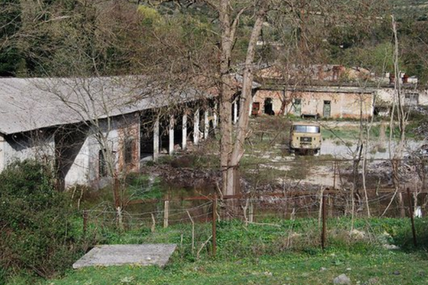 ÇFARË PO NDODH? Pas Gramshit, arrestohen dy të huaj në Berat, fotografuan uzinën e Poliçanit