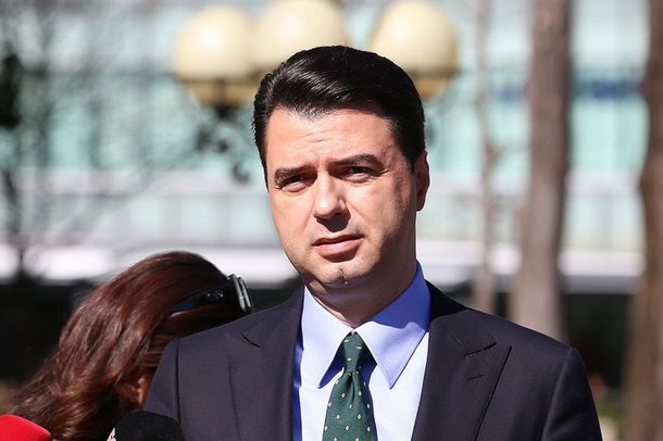 “RIKTHEHET” BASHA/ Postimi që bëri në rrjetet sociale: Kurrë nuk është vonë për…