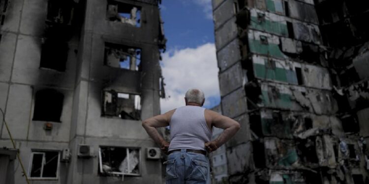 “AKT TERRORIST”/ Rusët bombarduan një zonë të banuar pranë centralit bërthamor