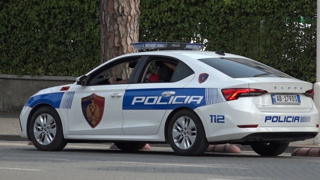 NDODH NË TIRANË/ Policët arrestojnë kolegun, efektivi kapet “tapë” në timon