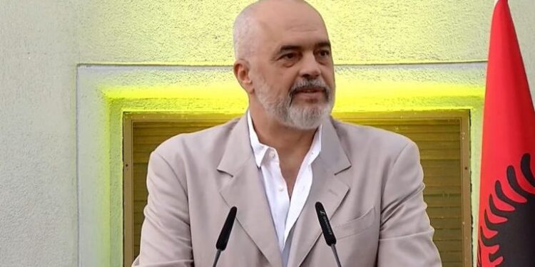 SHIFRAT/ Rama: Ja sa turistë spanjollë vizitojnë Shqipërinë. Mediat në Spanjë, i japin zë bukurive e traditave shqiptare