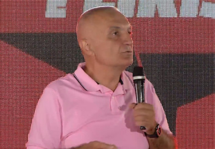 FLET NGA KAMPI NË JALË/ Meta: Që nga 25 korriku kam rënë 7 kile! Po nuk u stërvite në kodra nuk…