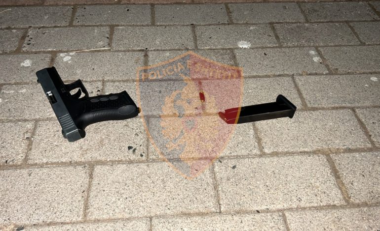 ME ARMË NË BREZ/ Arrestohet në qendër të Burrelit 22-vjeçari