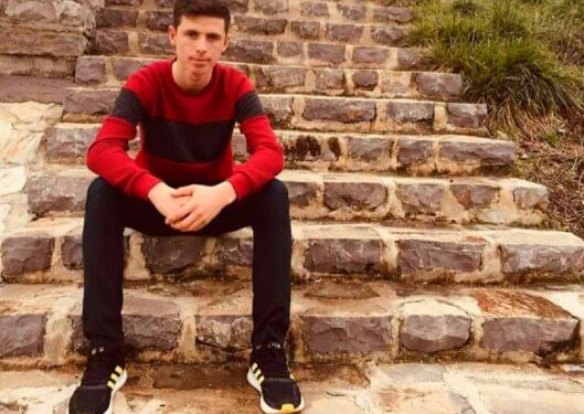 TRAGJIKE/ 19-vjeçari shqiptar ndërron jetë ndërsa luante futboll
