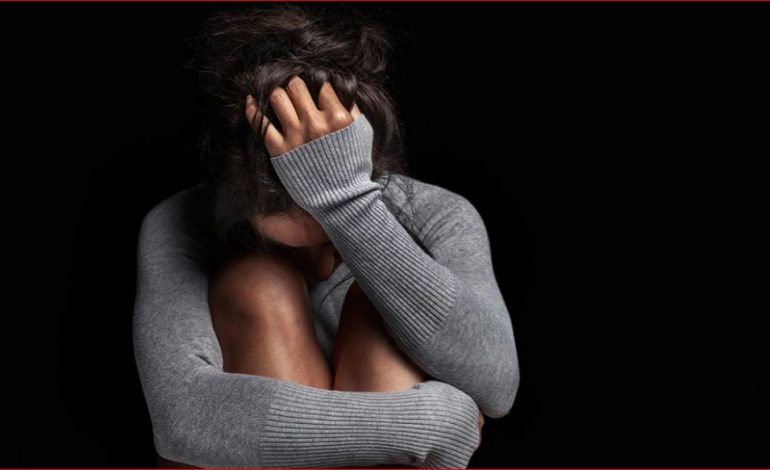 E FTOI NË SHTËPI PËR KAFE/ Shqiptari tenton të përdhunojë 38-vjeçaren në Kretë