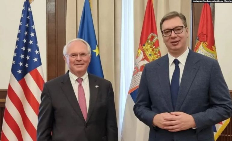 “PRISHTINA PO BËN LËVIZJET E NJËANSHME”/ Vuçiç: Serbia po i qaset seriozisht zgjidhjes së krizës me Kosovën