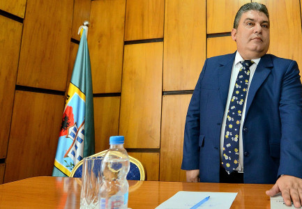 “AJO DO NJË KAFE”/ U arrestua bashkë me ish-kryebashkiakun e Lushnjes, lirohet biznesmeni që ndërhyri…