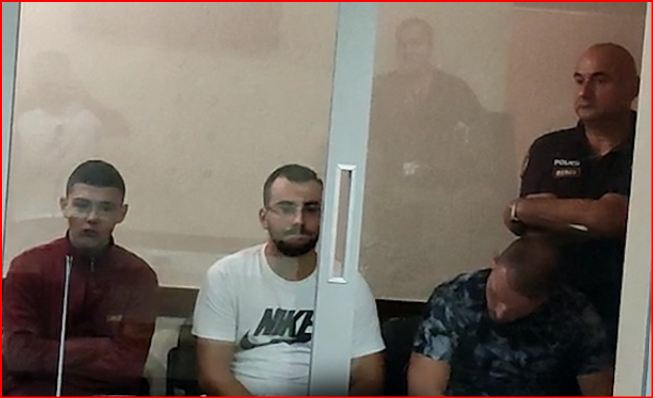 GJYKATA JEP SOT VENDIMIN/ Këta janë tre të rinjtë që tentuan djegien me benzinë të 16-vjeçares në Tiranë