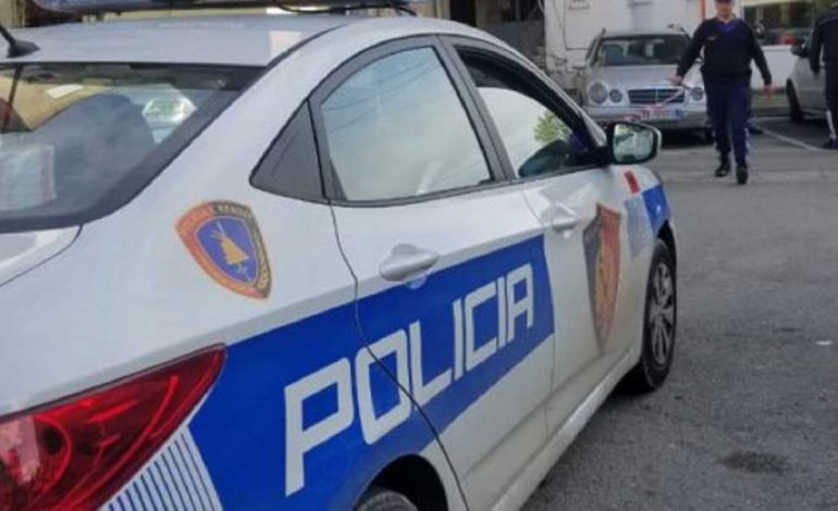 AKSIDENT NË ORIKUM/ Një automjet përplas fëmijën 8 vjeç, i mituri dhe shoferi transportohen në spital
