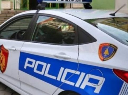 GODITI ME THIKË BURRIN PASI E DHUNOI NË SY TË FËMIJËVE/ Arrestohet i plagosuri dhe procedohet 32-vjeçarja në Tiranë