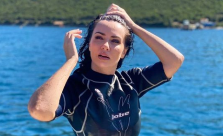 “ME ZEMRËN TIME…”/ Grida Duma publikon FOTO nga pushimet, ja kush e shoqëron deputeten