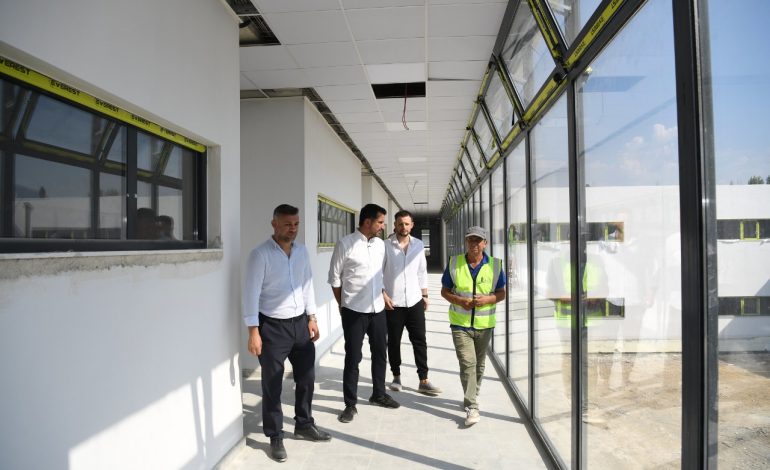 SHKOLLA “KIÇO BLUSHI” GATI NË SHTATOR/ Veliaj: I jep zgjidhje kërkesës së prindërve