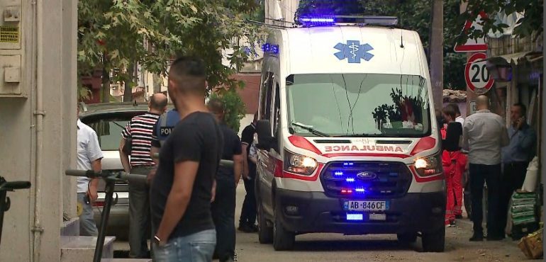 “DO T’JU VI DITA E LLOGARISË”/ Vrau vëllai dhe kunatën, çfarë shkruante në rrjete sociale autori i krimit në Tiranë