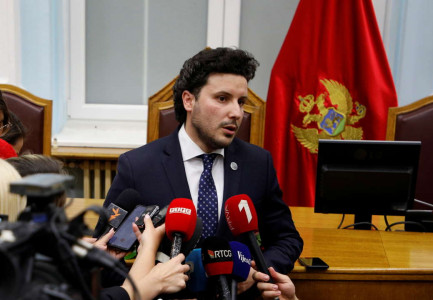 RRËZIMI I DRITAN ABAZOIÇ/ Reagon BE: Mali i Zi ka nevojë për një qeveri pro evropiane