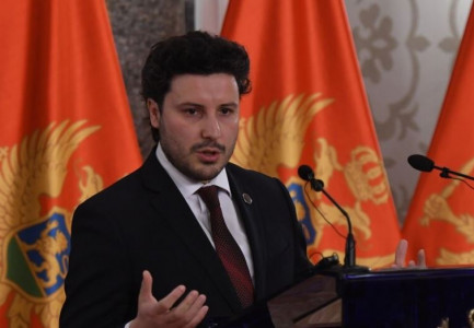 ABAZOVIÇ NUK I MBIJETOI MOCIONIT/ Reagon DASH: Demokracia parlamentare në veprim! SHBA mbështet…