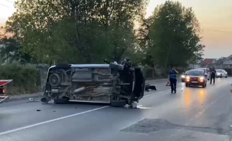 PAMJET/ Aksident në rrugën Shkodër-Hani i Hotit, përmbyset makina, raportohet për të lënduar